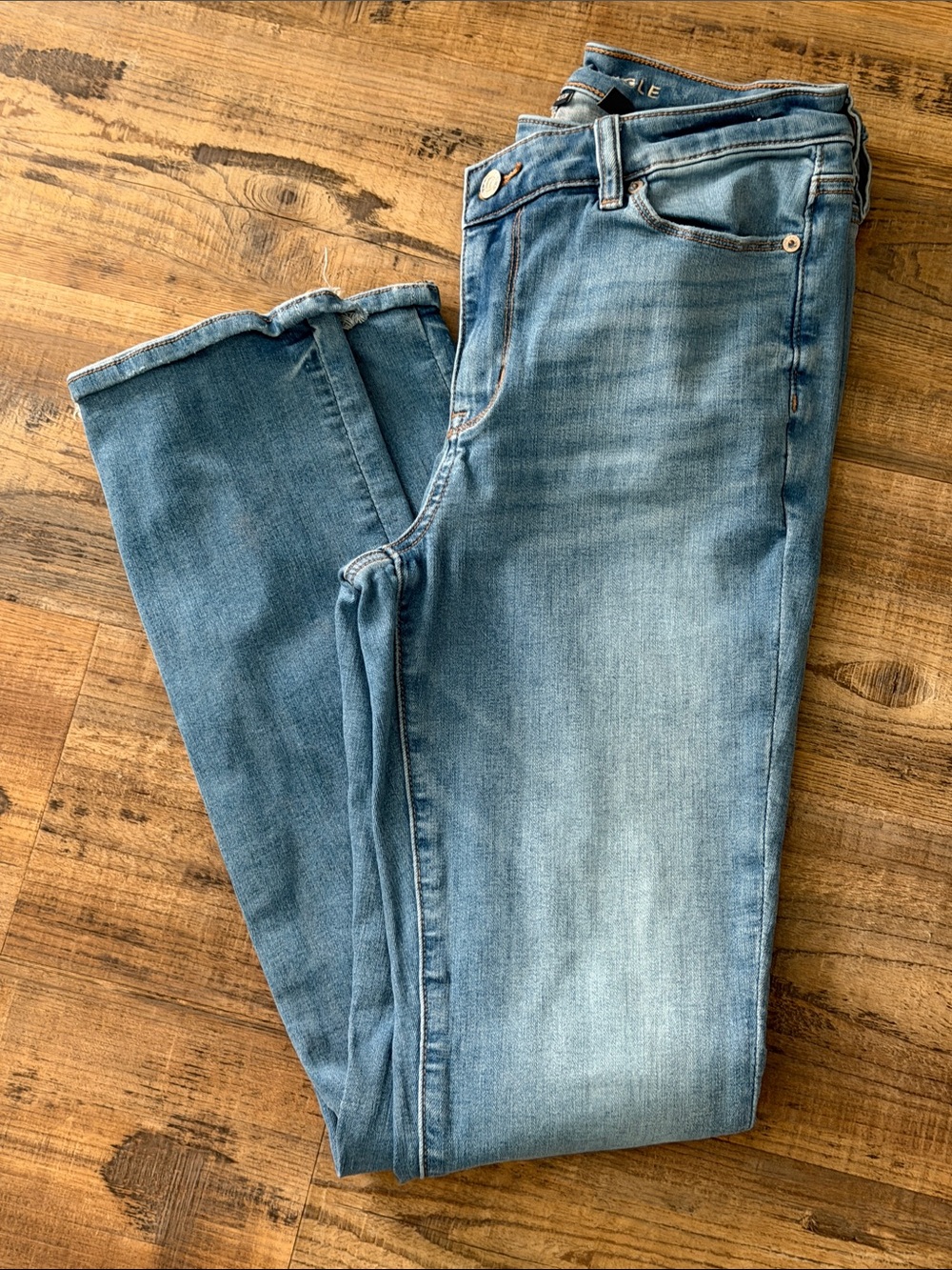 American Eagle Outfitters Women's High-Rise Light Blue Denim Jeans